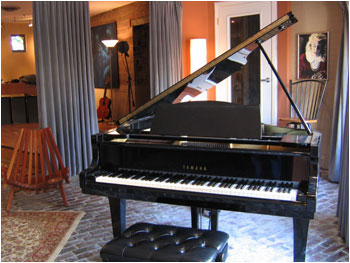 Picture of keyboard in tracking room